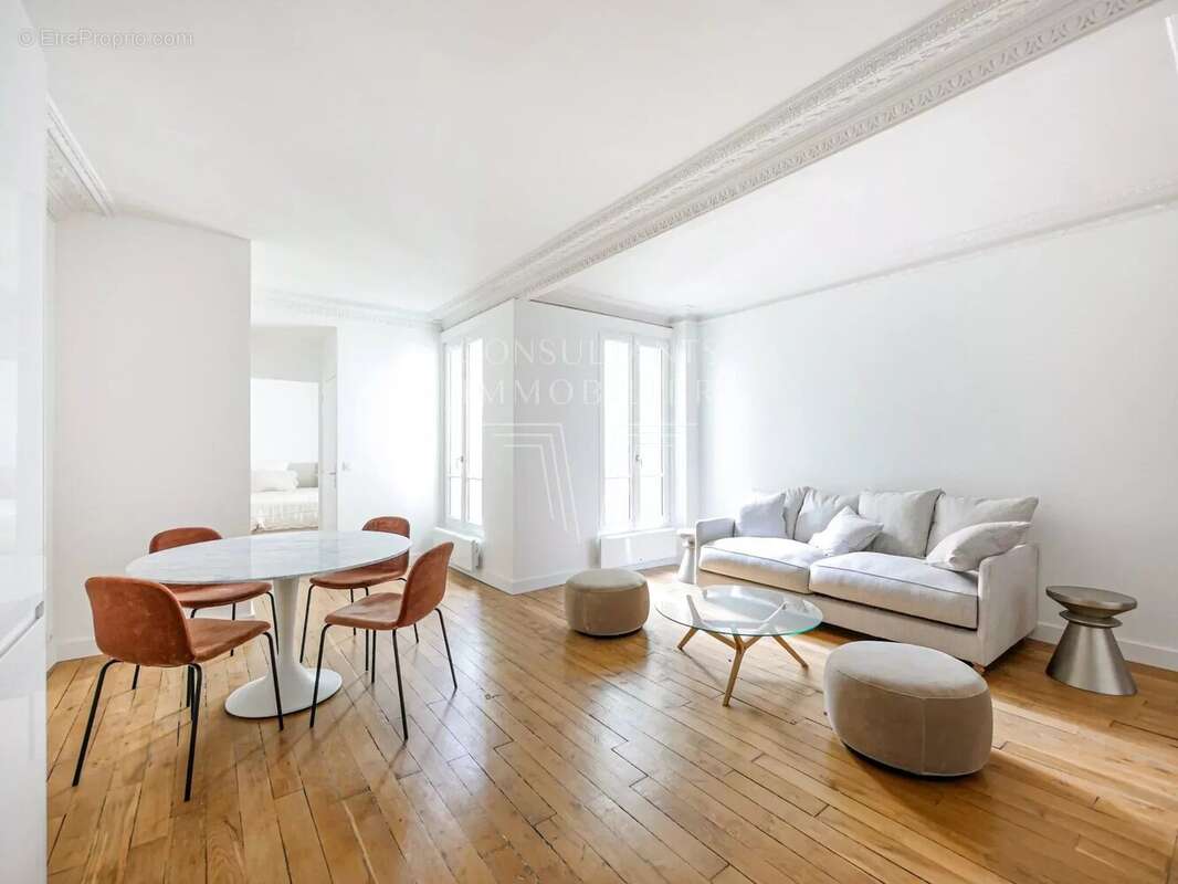 Appartement à PARIS-7E