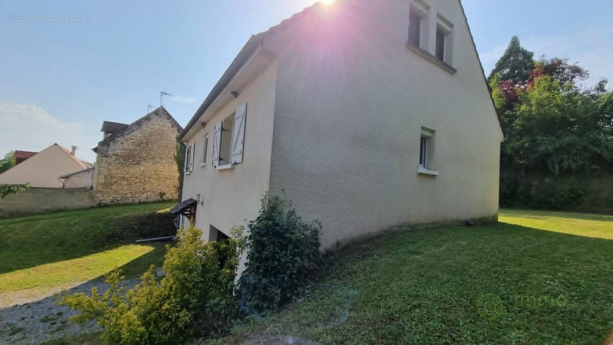 Maison à MOYENNEVILLE