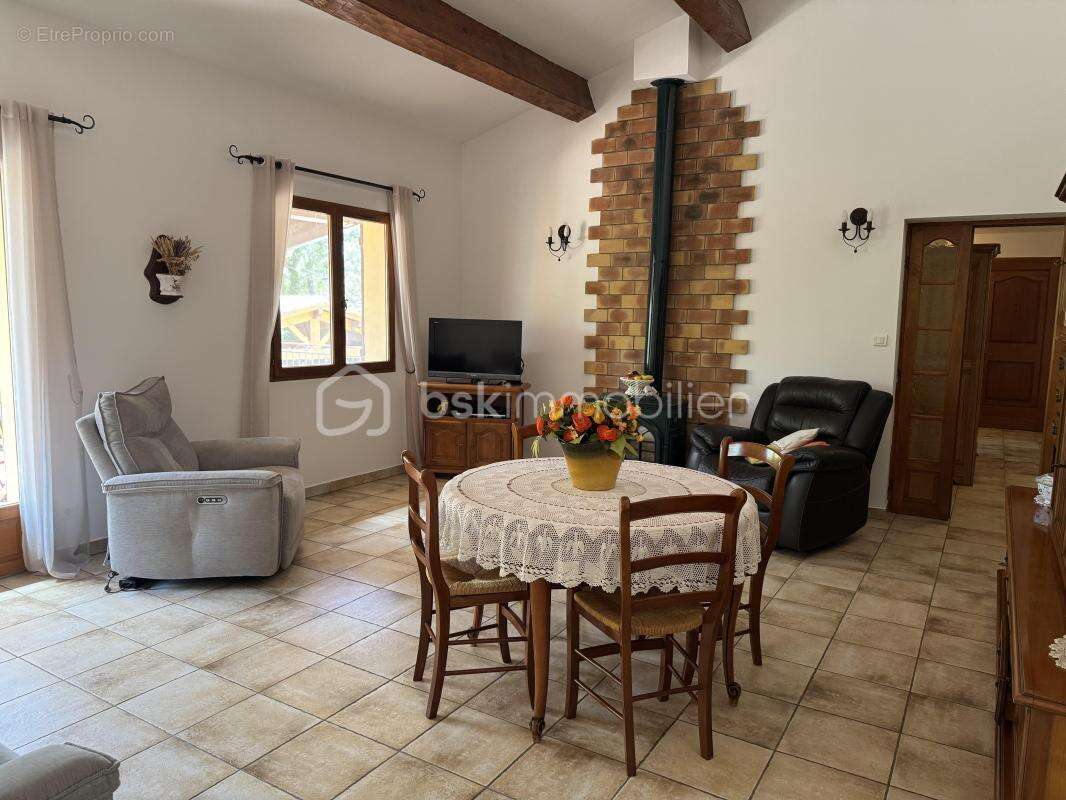 Coup de cœur à Néoules – Charmante villa de plain-pied, calme absolu et grand terrain sans vis-à-vis - photo 9