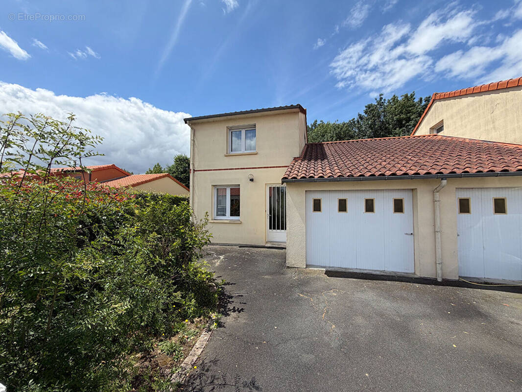 Maison à SAINT-ANDRE-DE-LA-MARCHE