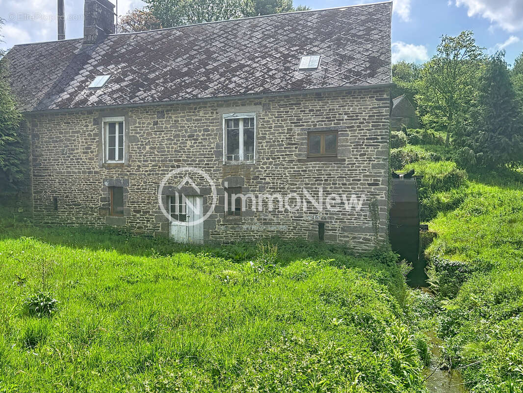 Ensemble de 2 moulins a renover avec biefs + dependances et mobil home sur terrain environ 1 hectare - photo 2