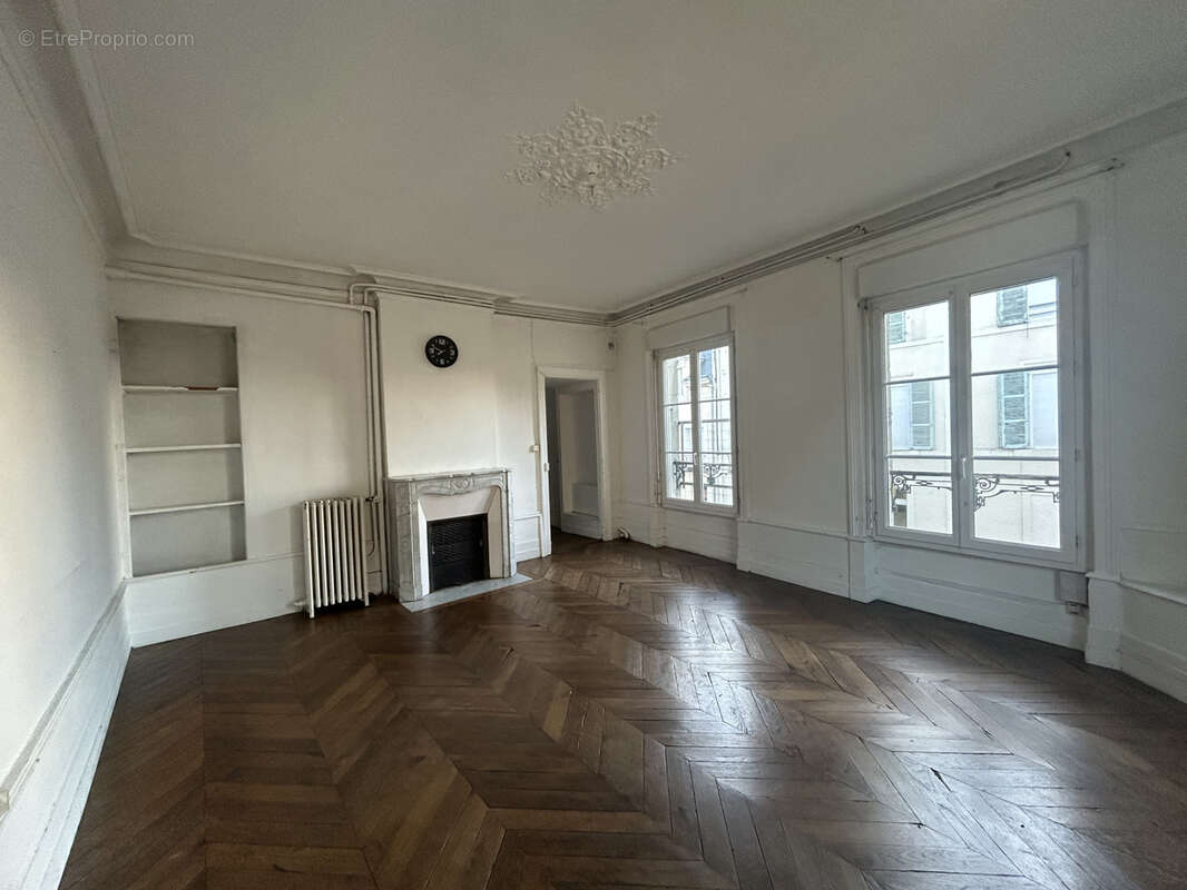 Appartement à LE MELE-SUR-SARTHE