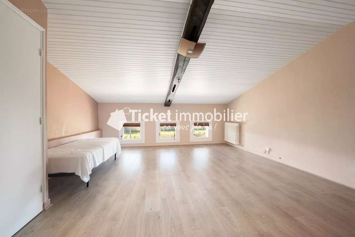 Maison à LE BURGAUD