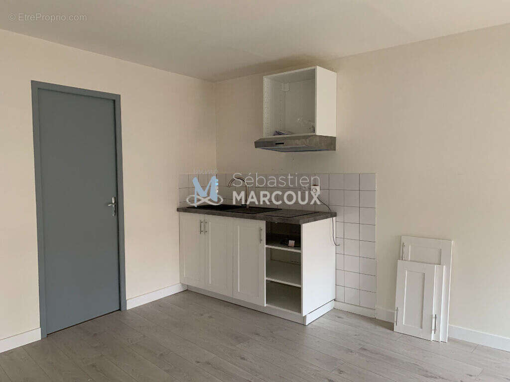 Appartement à SURY-LE-COMTAL