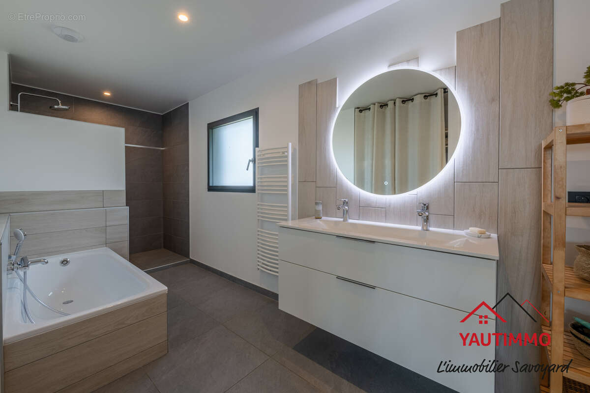 Maison à CRANVES-SALES