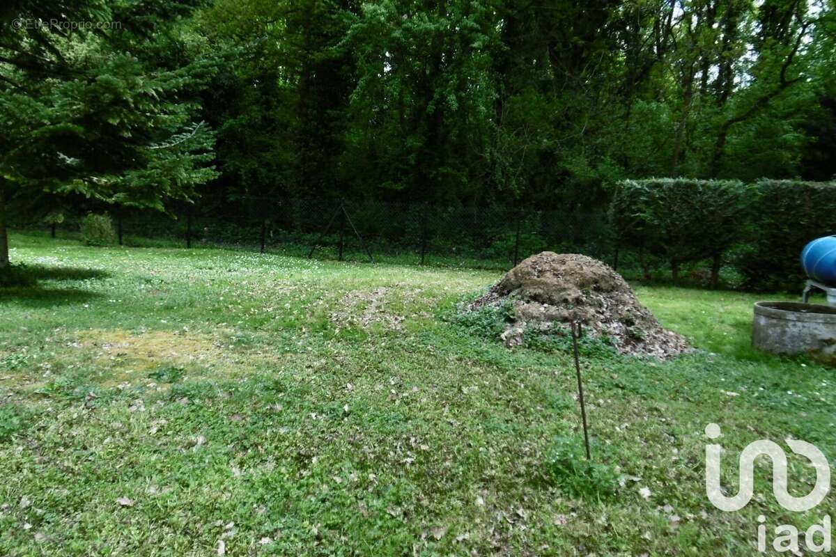 Photo 2 - Terrain à SAINT-FARGEAU-PONTHIERRY