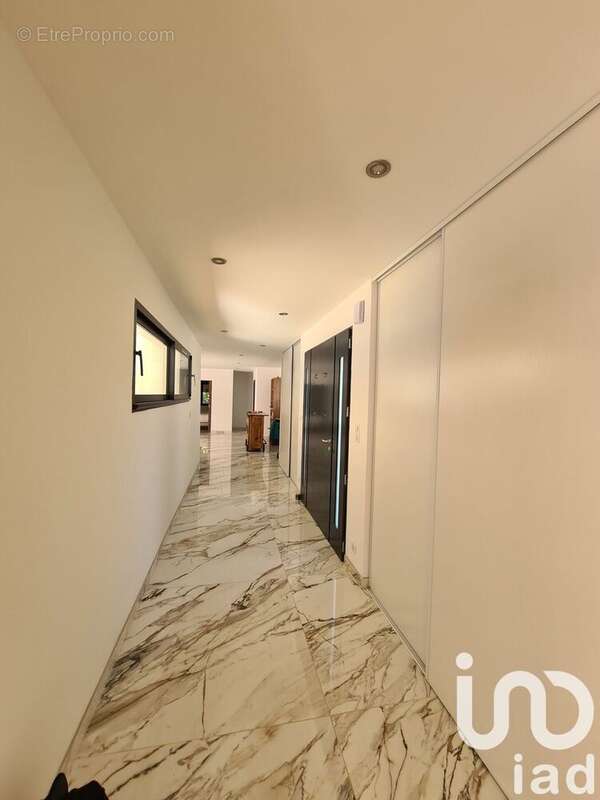 Maison 250 m² à Beleymas  - photo 2