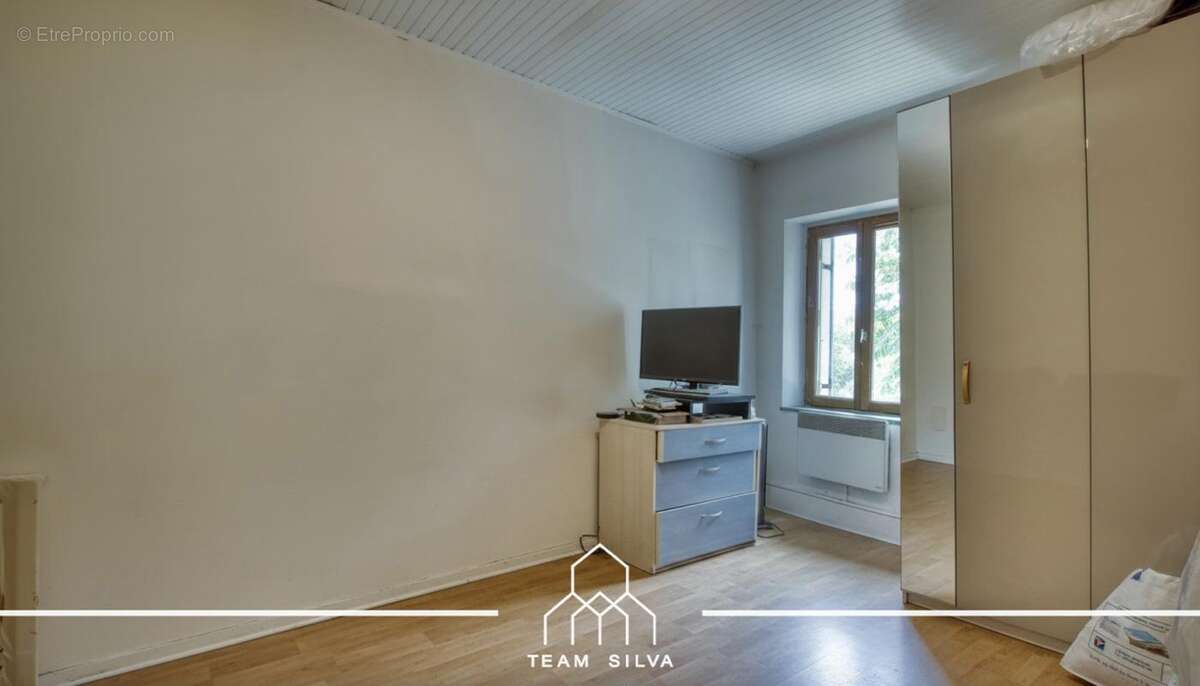 Maison 100 m² à Royas  - photo 10