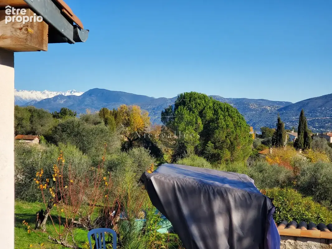Villa 8 pièces sur 2330 m2 de terrain - photo 8