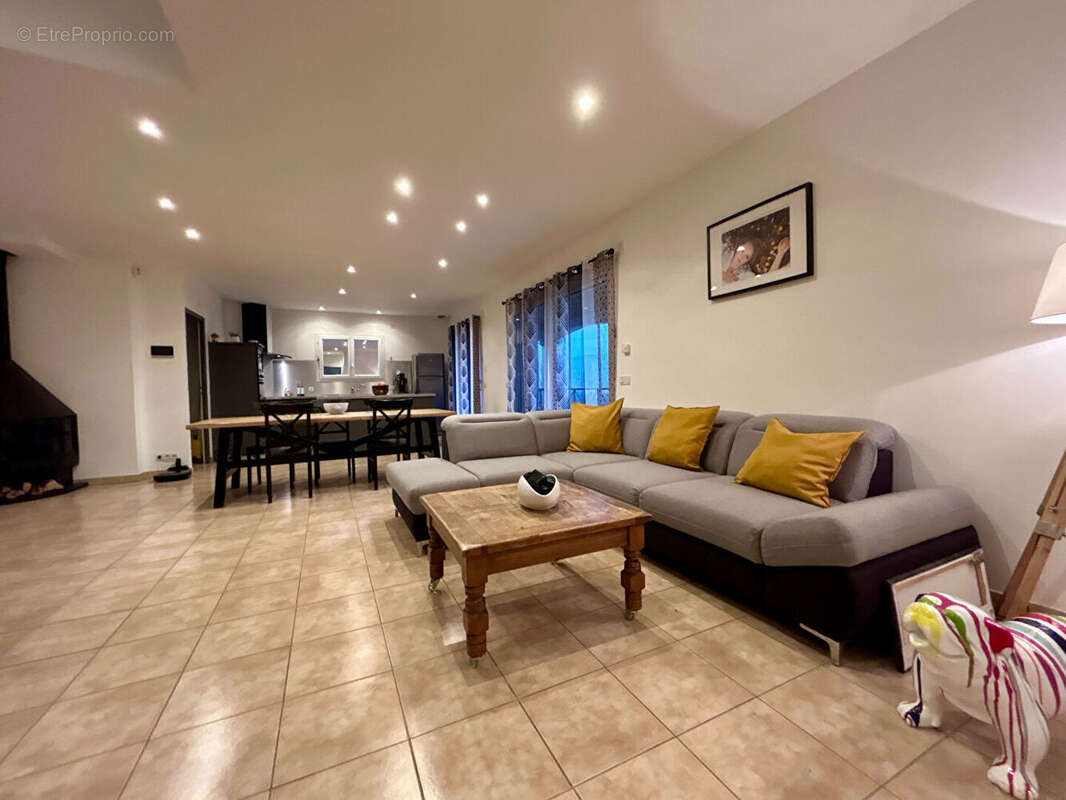 Maison à SAINT-PERAY