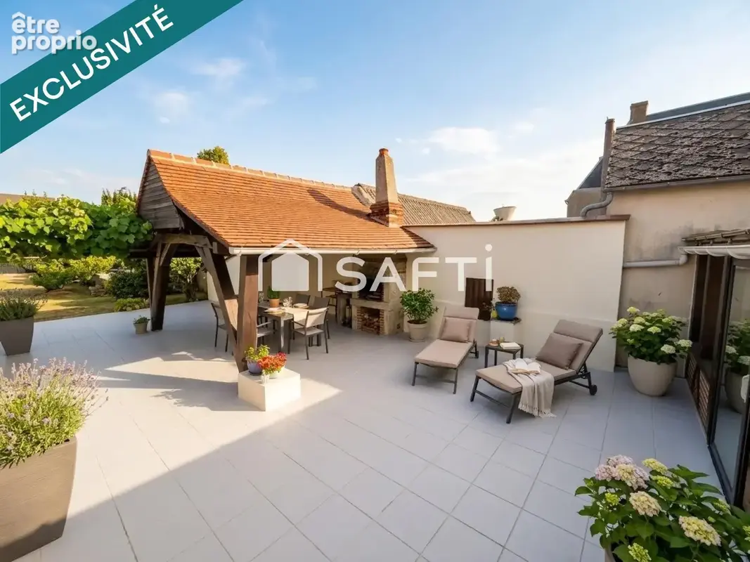 Photo 1 - Maison à SAINT-DENIS-DE-L'HOTEL