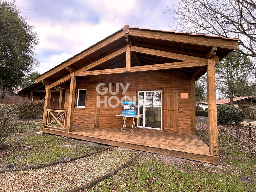 Maison à PARENTIS-EN-BORN