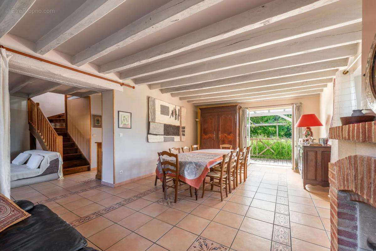 Maison de 4 pièces de 139 m² à Vendières - photo 2