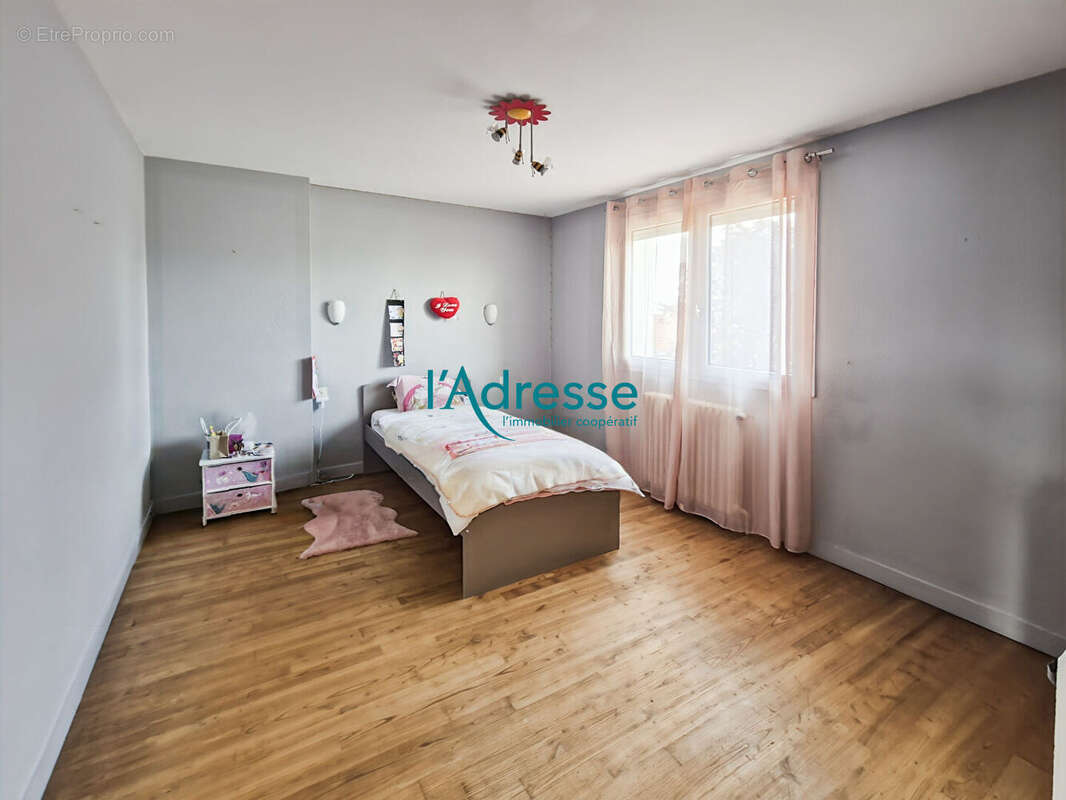 Maison à MONTREVAULT