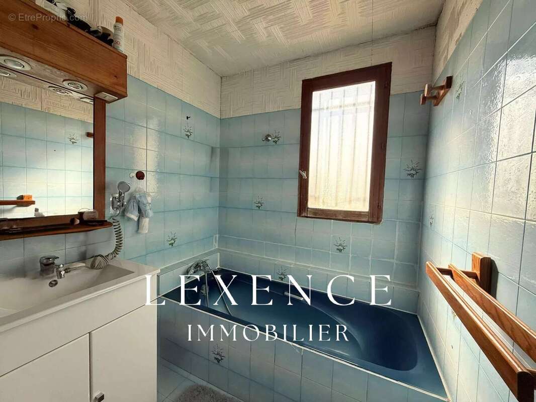 Maison à LA FARE-LES-OLIVIERS