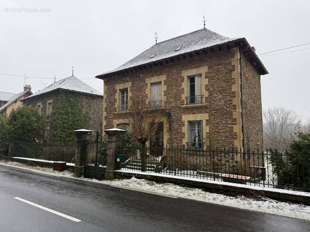 Maison à FLAGNAC