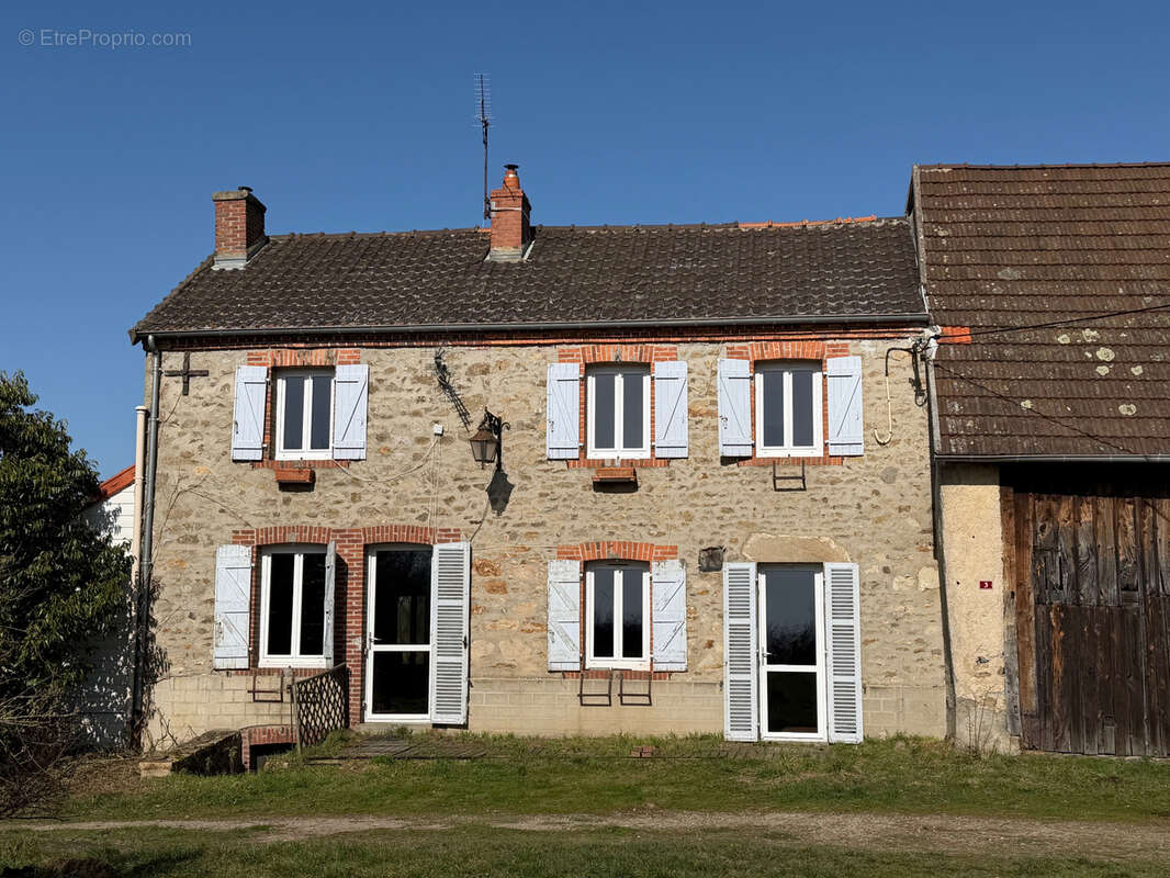 Maison à LA PETITE-MARCHE