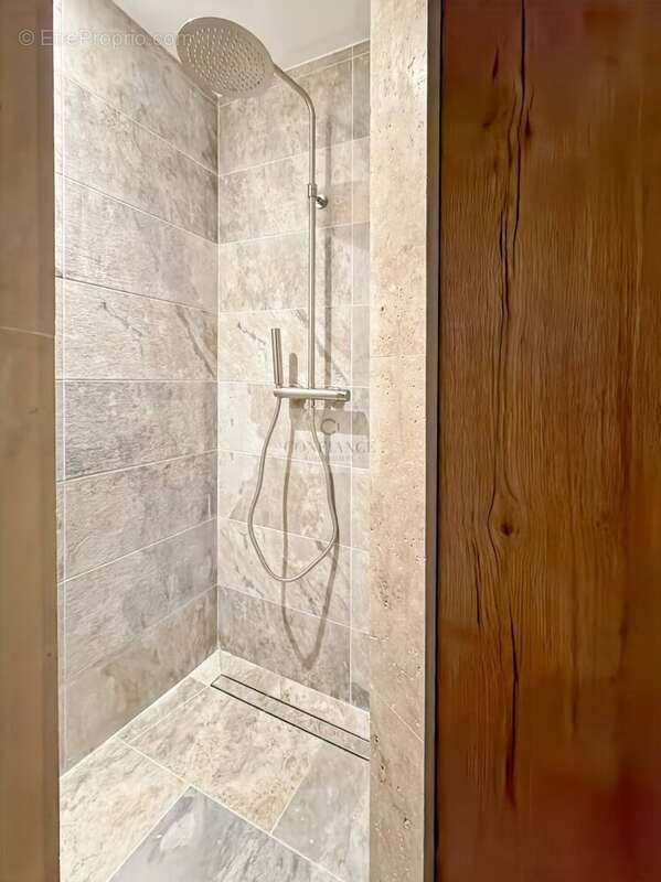 Appartement à SAINT-ETIENNE-DE-TINEE