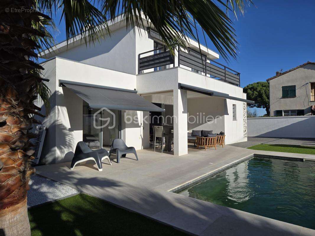 Maison à PUGET-SUR-ARGENS