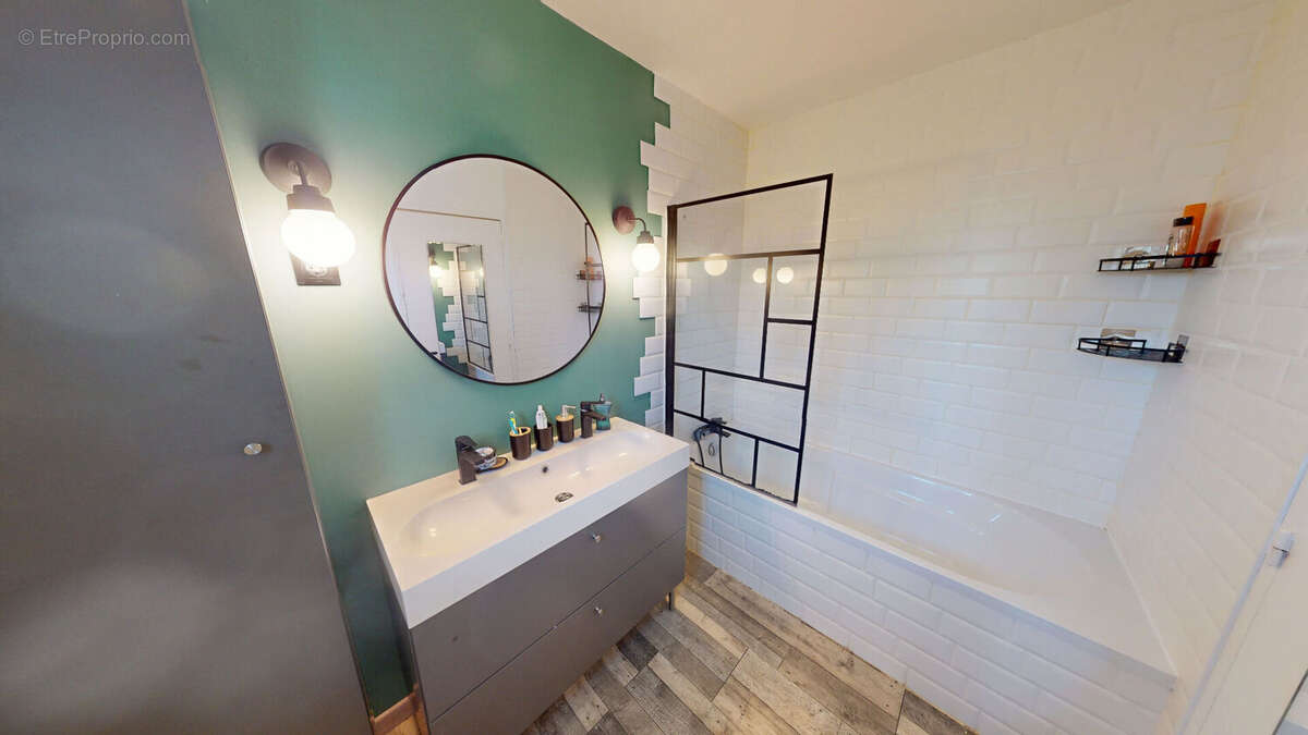 Maison à BELLENGREVILLE