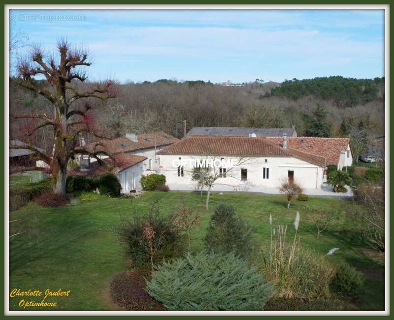 Maison à BROSSAC