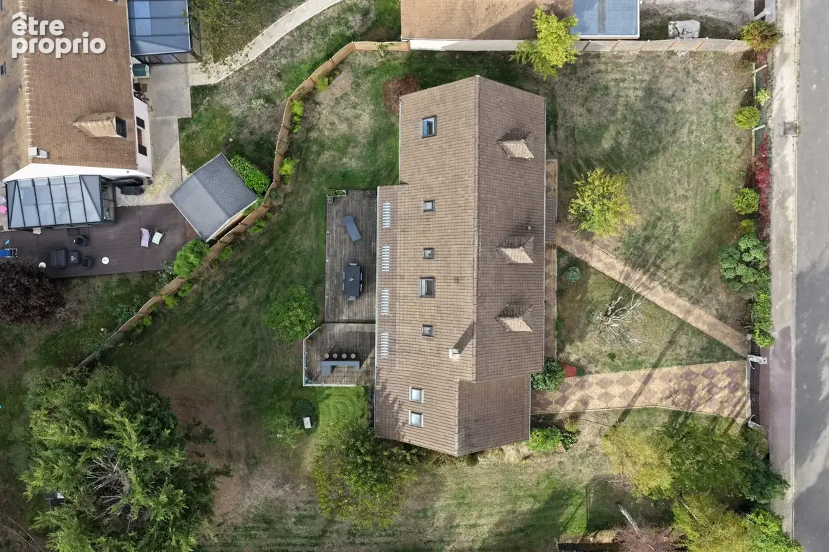 Maison familiale - 7 chambres - 217m2 - 1510m2 de terrain clos - photo 1