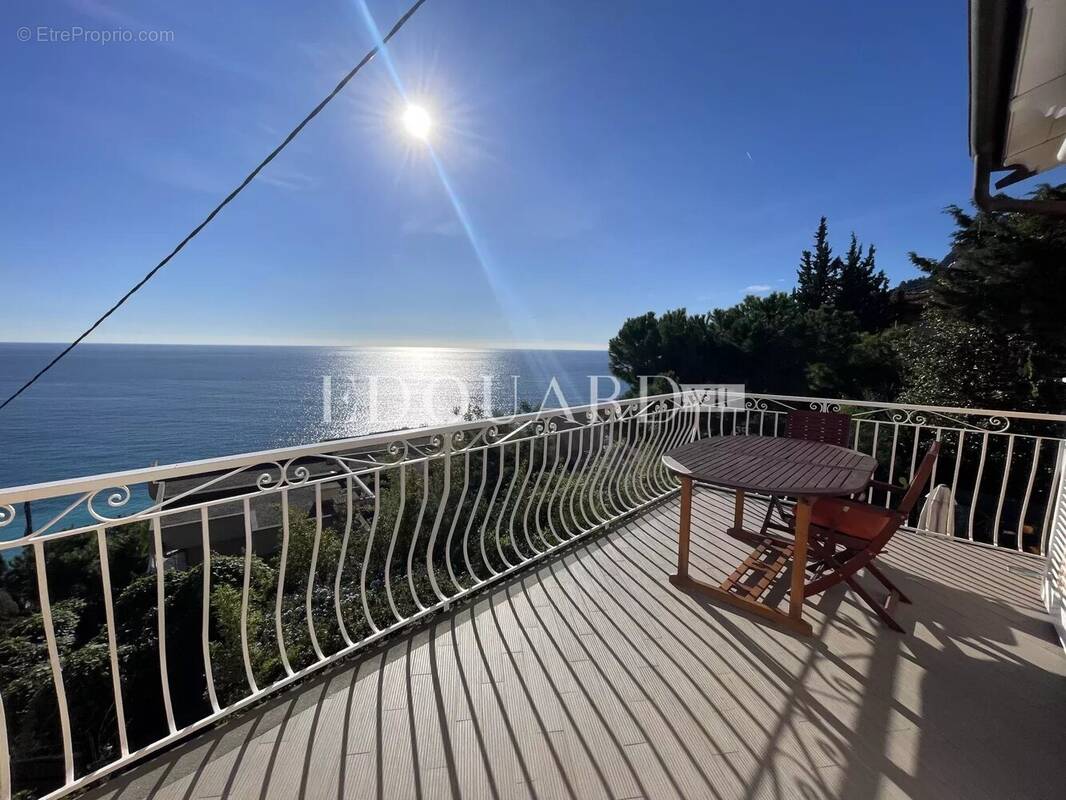 Appartement à ROQUEBRUNE-CAP-MARTIN