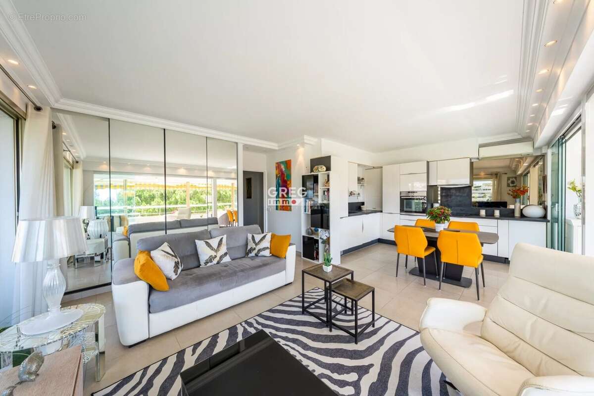 Appartement à VILLENEUVE-LOUBET