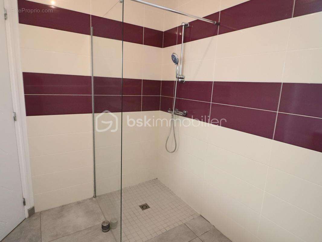 Maison de plain-pied 97 m² – À deux pas du centre et des commodités - photo 10