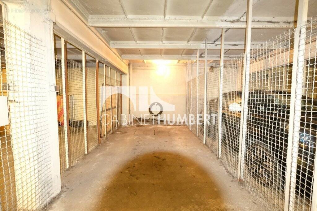 Parking à SAINT-ETIENNE