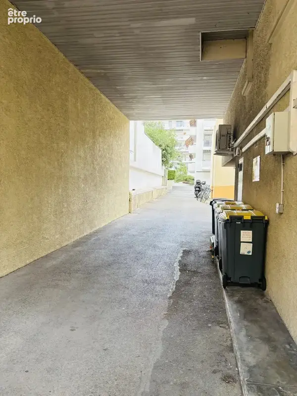 Nice liberation : petit box fermé 8m2 - photo 1