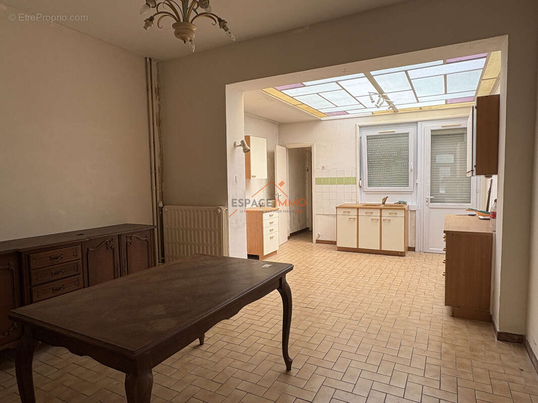 TRITH SAINT LEGER, maison d' environ 107m2, 3 chambres, jardin et cave. - photo 2