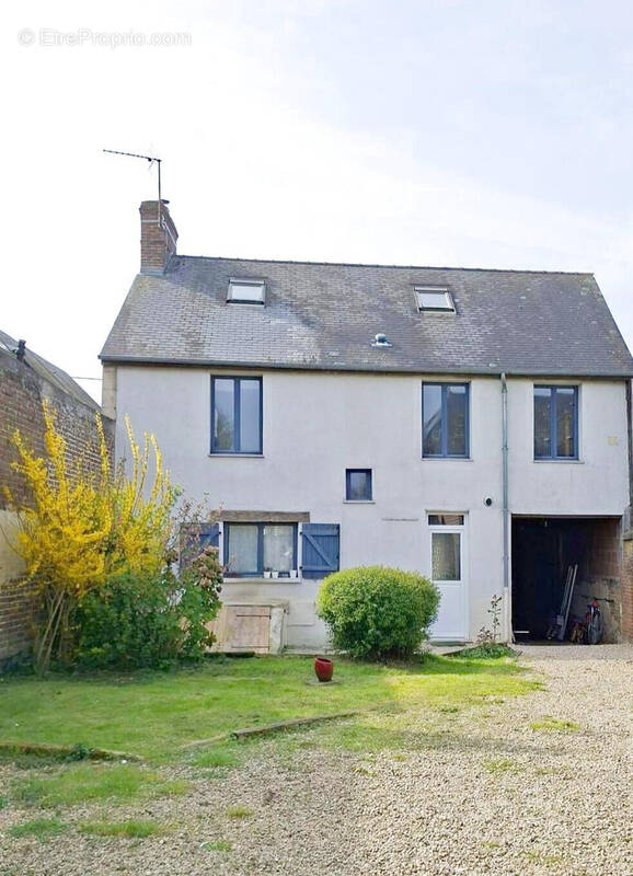 Maison à SAINTE-GENEVIEVE