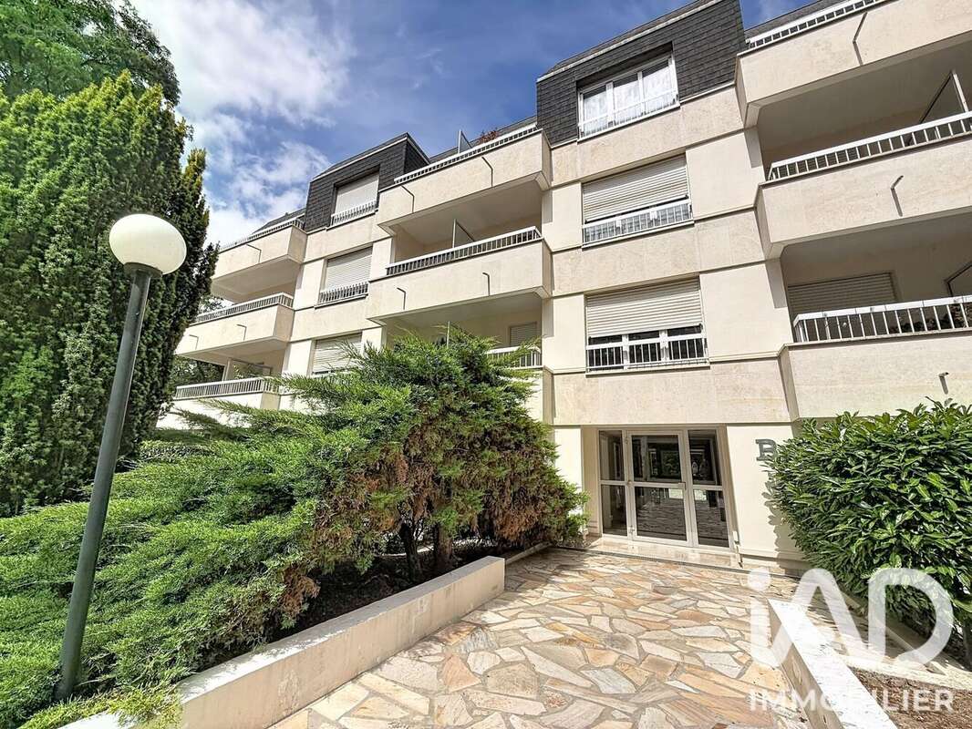 Appartement 81 m² à Montmorency  - photo 2