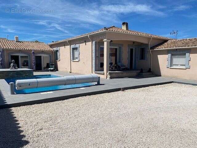 Villa type 4 + appartement t2 - jardin de 1000m2 sans aucun vis a vis avec piscine - photo 3