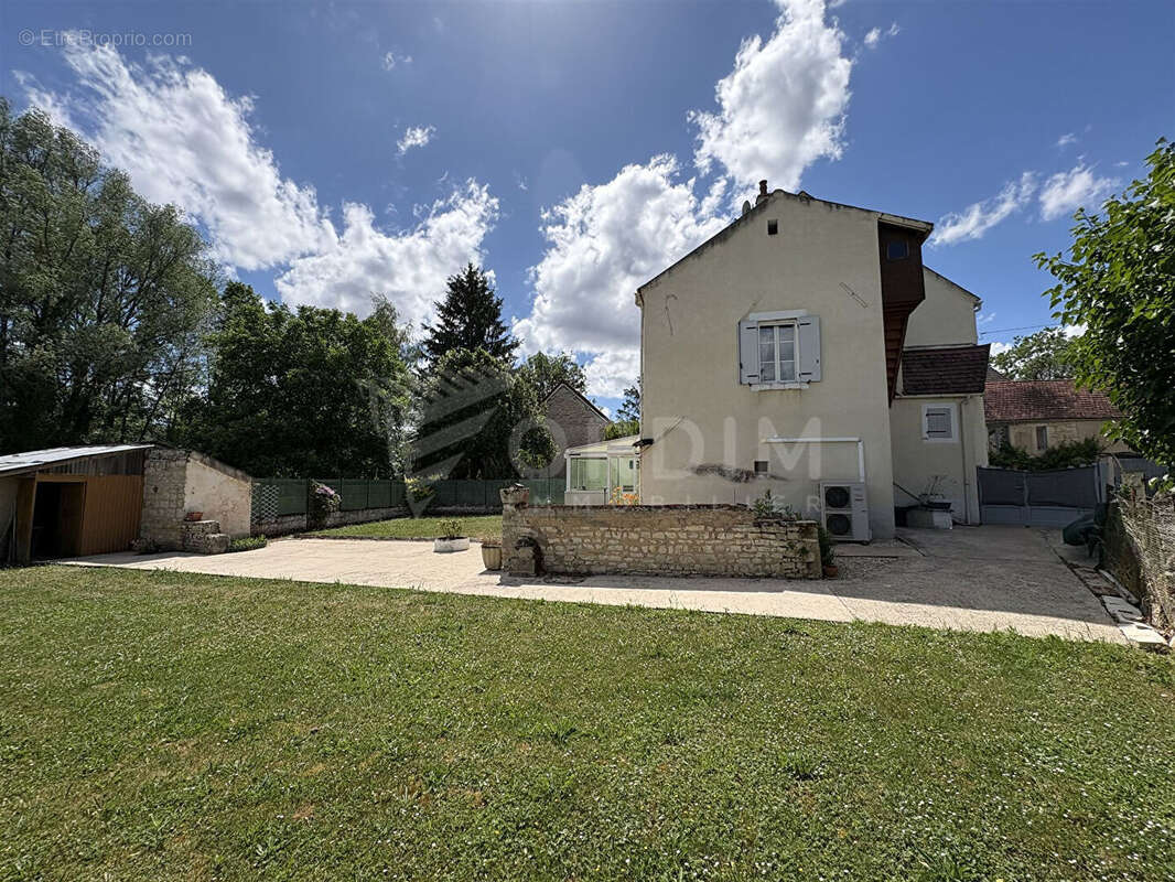 Maison Lucy Sur Cure - photo 15