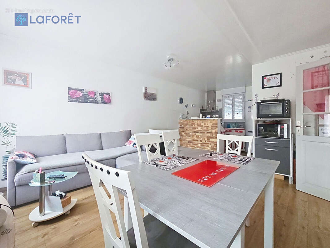 Appartement à ESBLY
