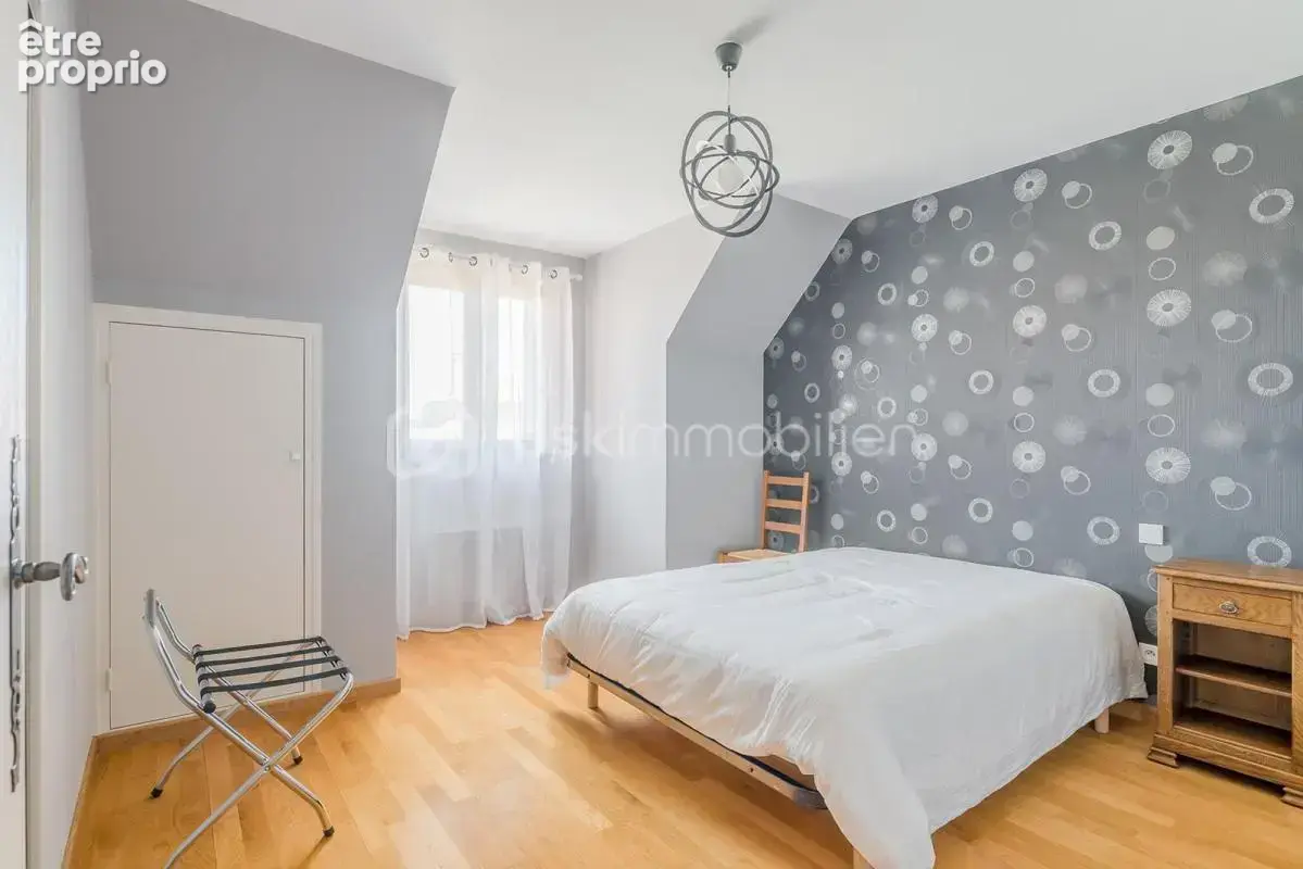 Maison au calme avec 4 chambres et un bureau sur sous sol complet - photo 13