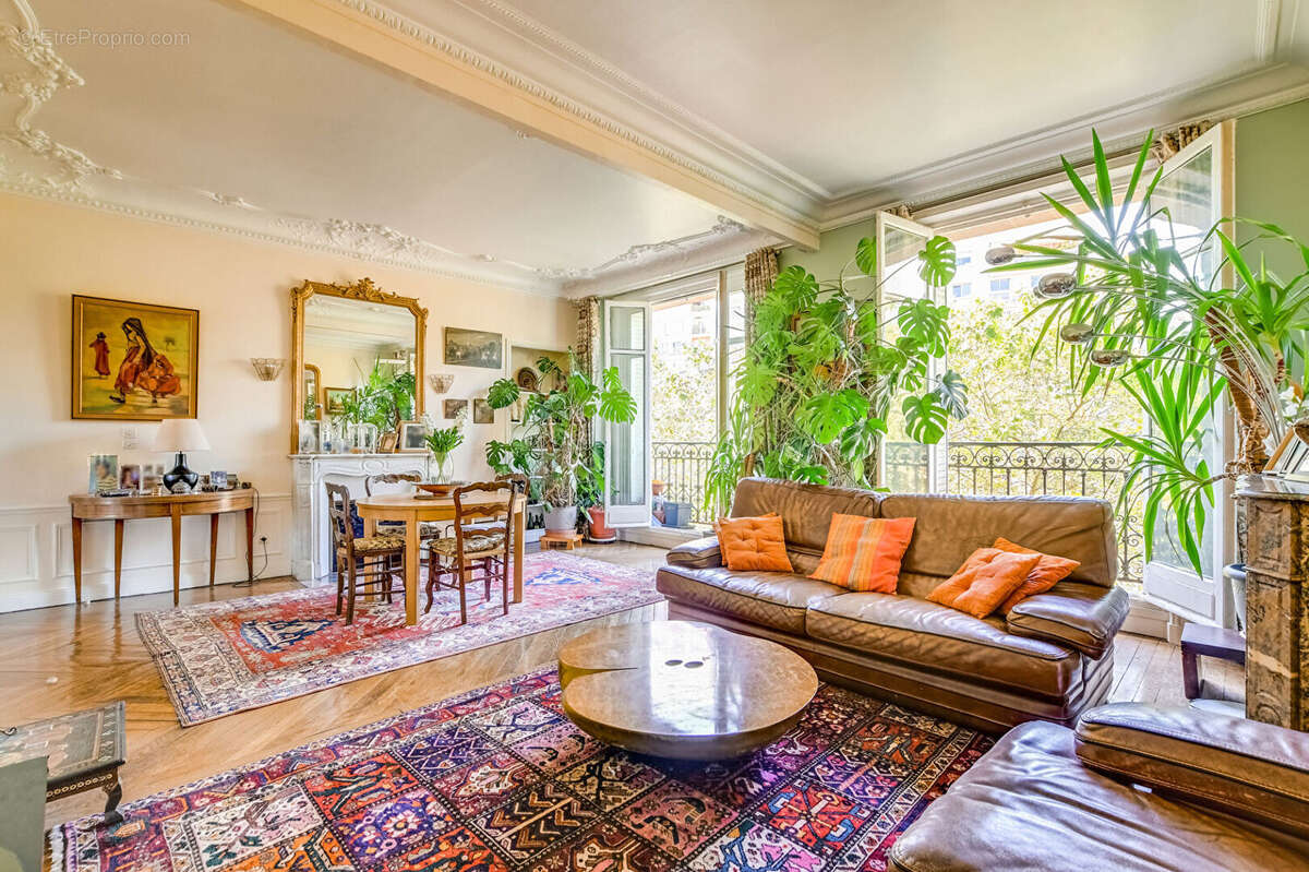 Appartement à PARIS-19E