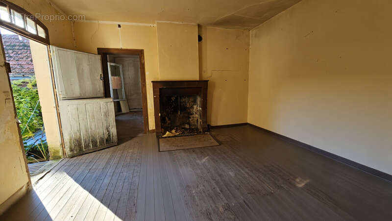 Maison à BEAUMONT-SUR-DEME