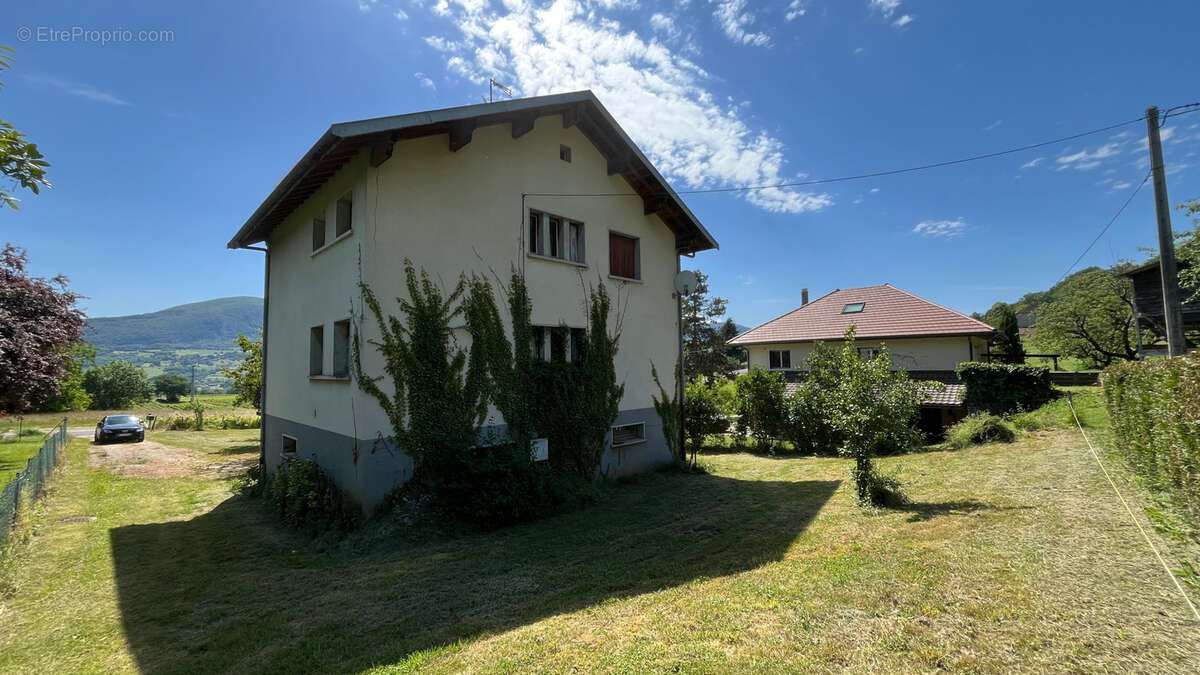 Maison à CORBONOD