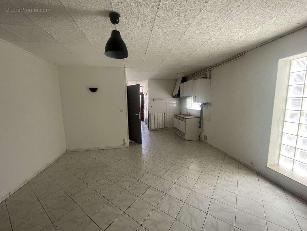 Maison a renover avec jardin - photo 2