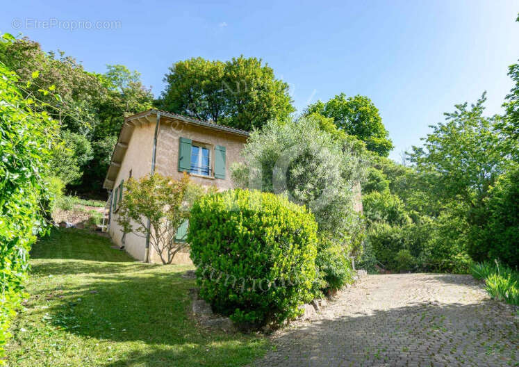 Maison à COUZON-AU-MONT-D'OR