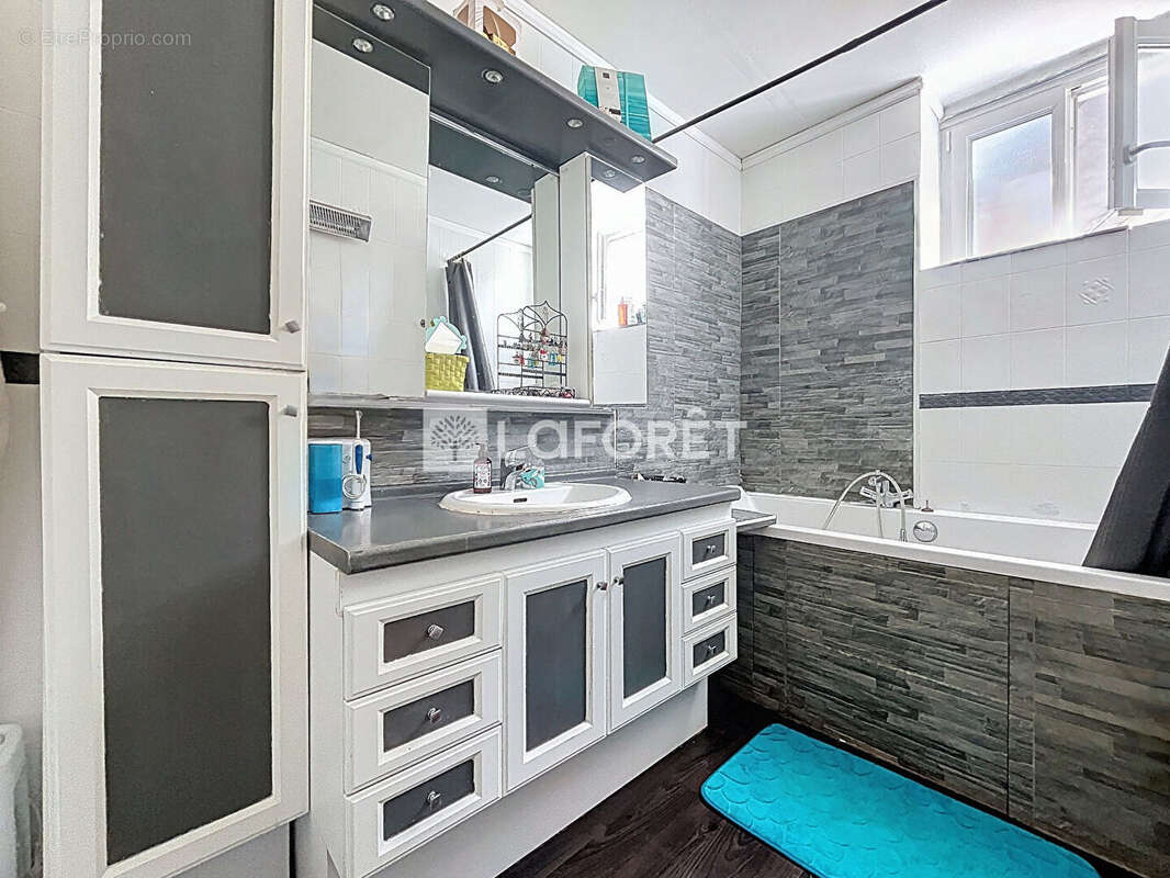 Maison à LE MESNIL-AUBRY