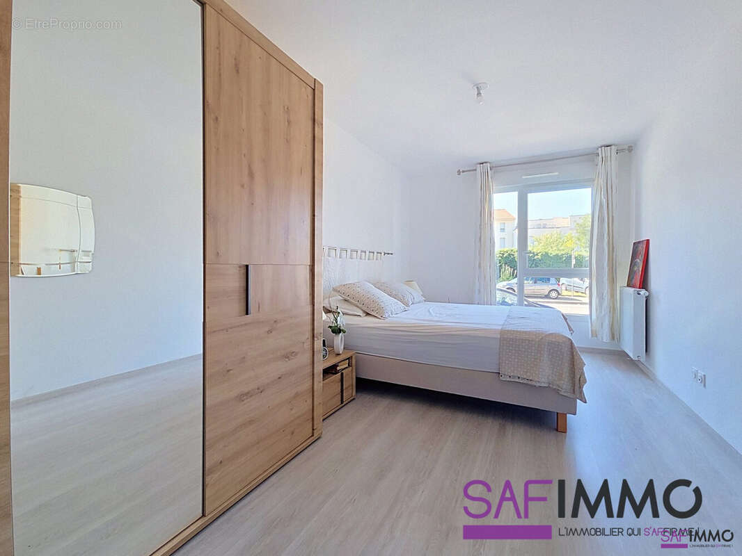 Appartement à PIERRE-BENITE