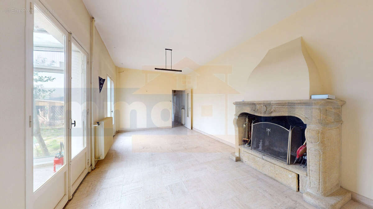 Maison à FONTENAY-LE-FLEURY