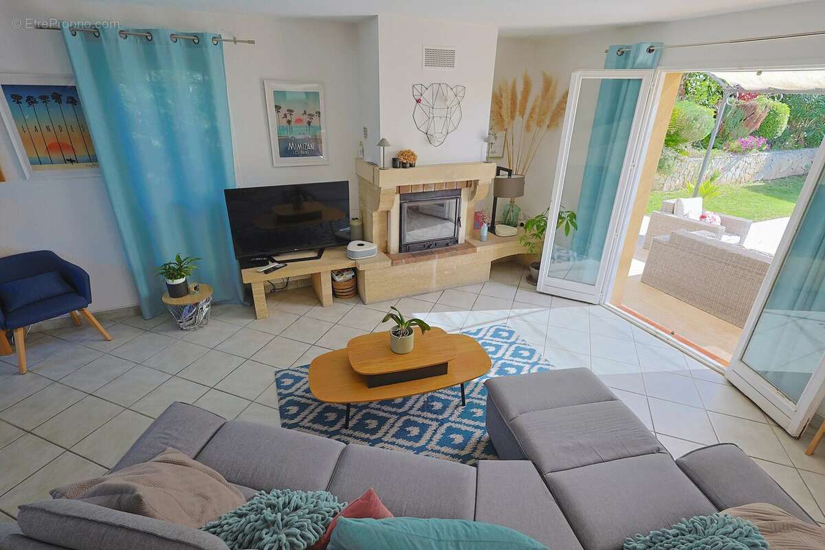 Maison à LA ROQUETTE-SUR-SIAGNE