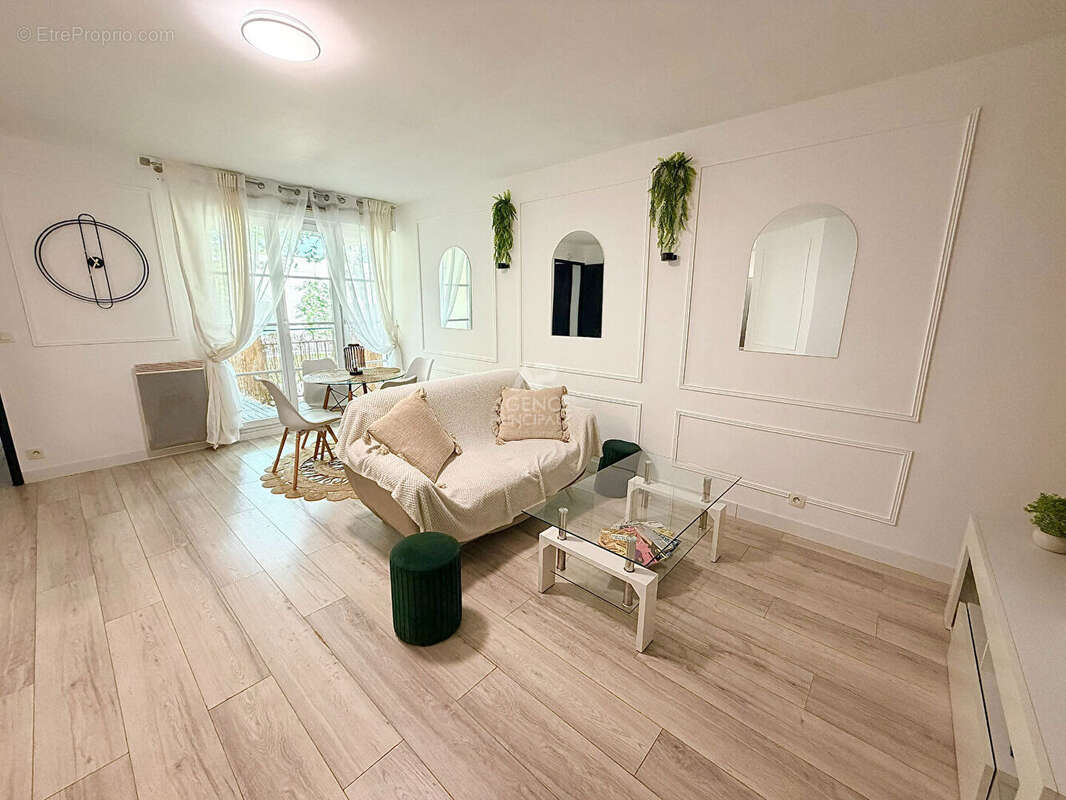 Appartement à VAUREAL