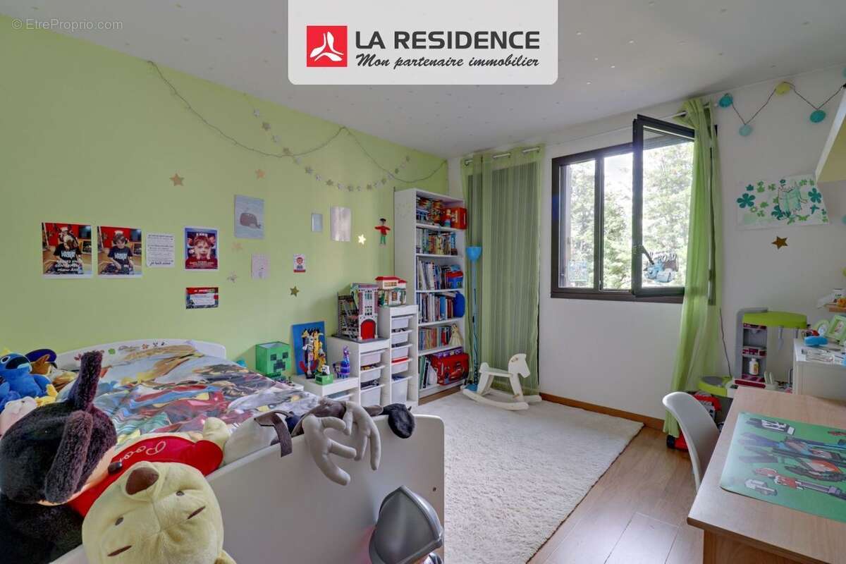 Appartement à VERNEUIL-SUR-SEINE
