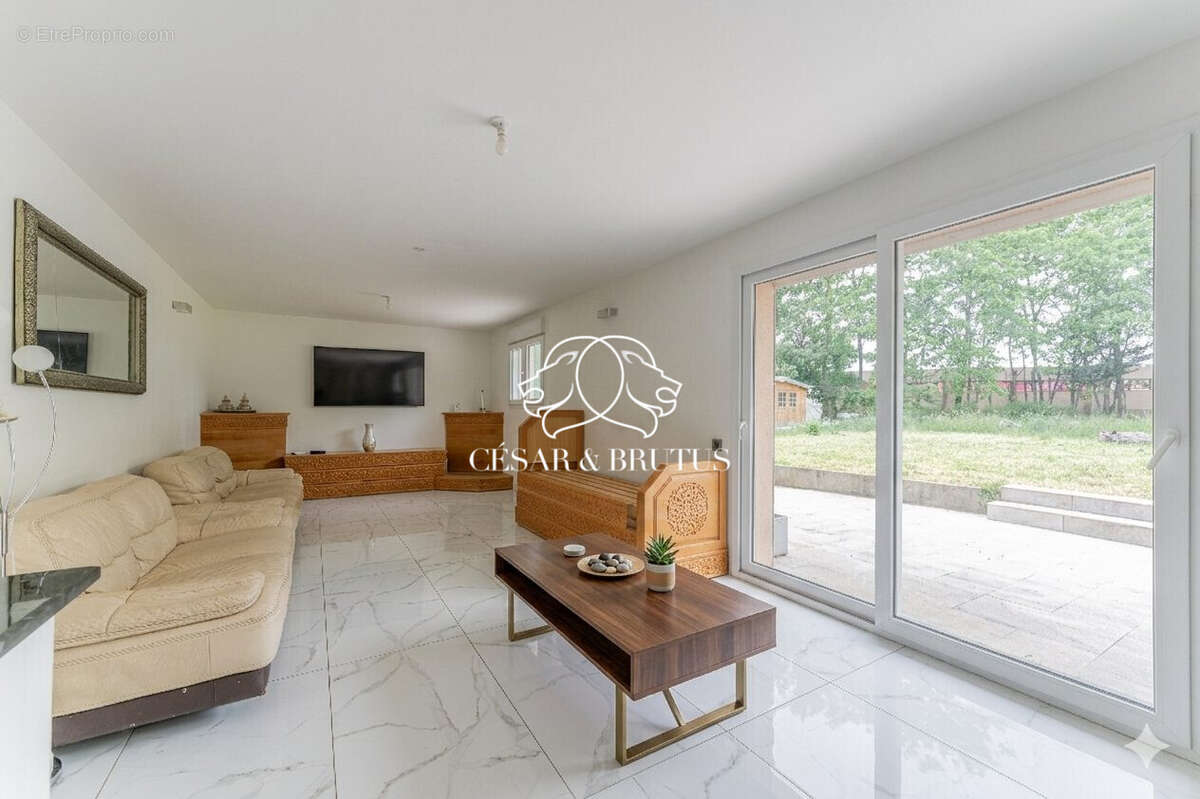 Maison 6 pièces 134 m² à vendre à Les Cheres (69380) - photo 5
